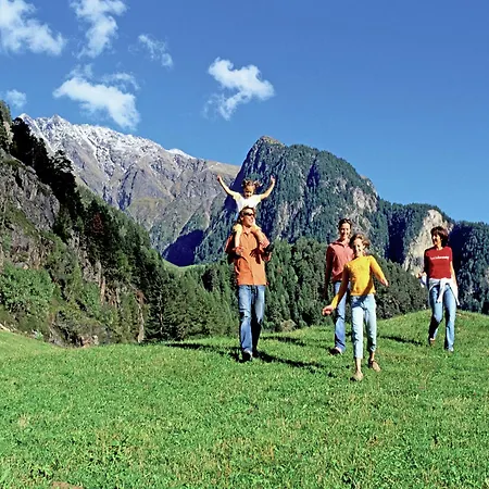 In Austria With Mountain Views * לאנגנפלד