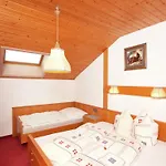 In Austria With Mountain Views Апартаменты